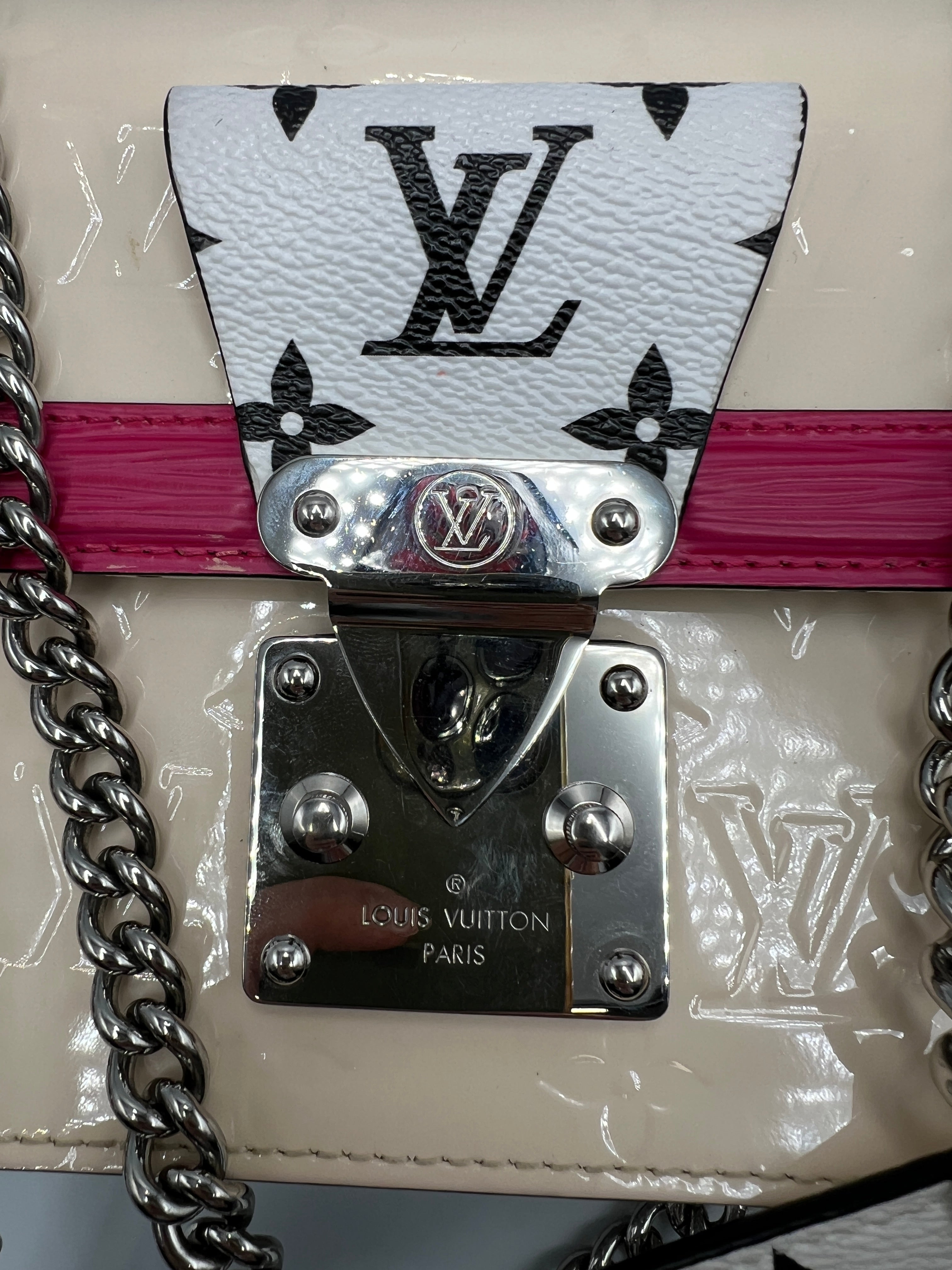 Louis Vuitton Wynwood Vernis in Patent Leather