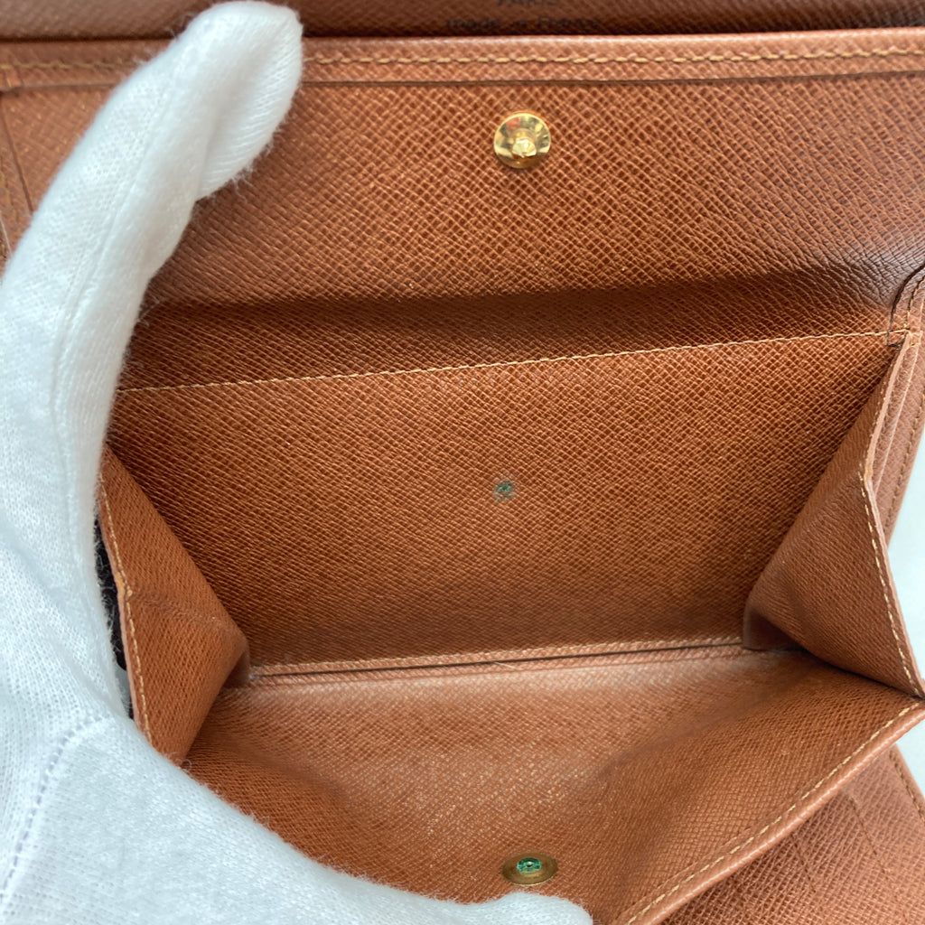 Louis Vuitton Wallet in Monogram Canvas