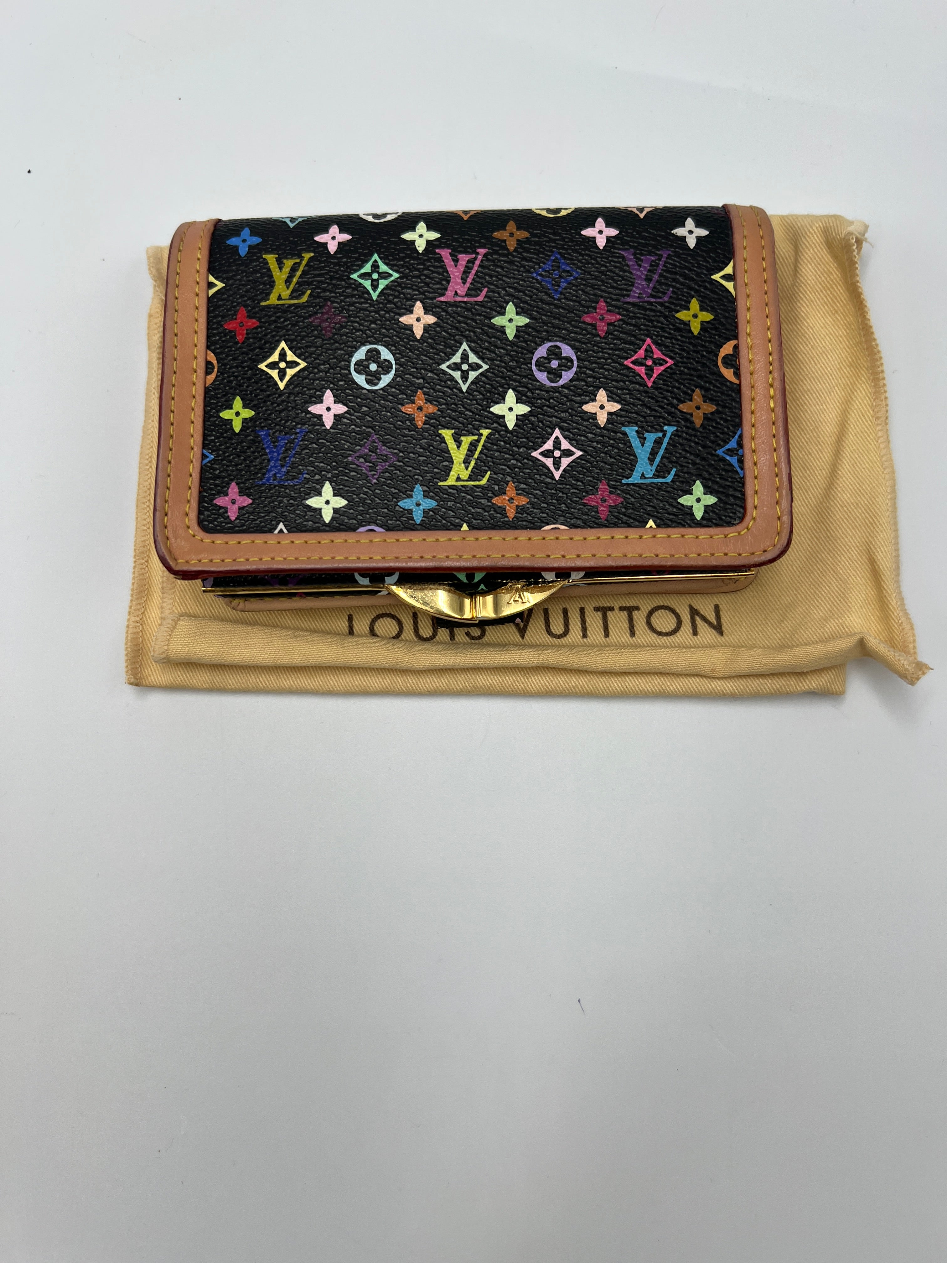 Murakami wallet