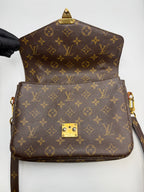 Pre-owned Louis Vuitton Pochette Métis -Monogram Canvas - Luxury Crossbody Bag