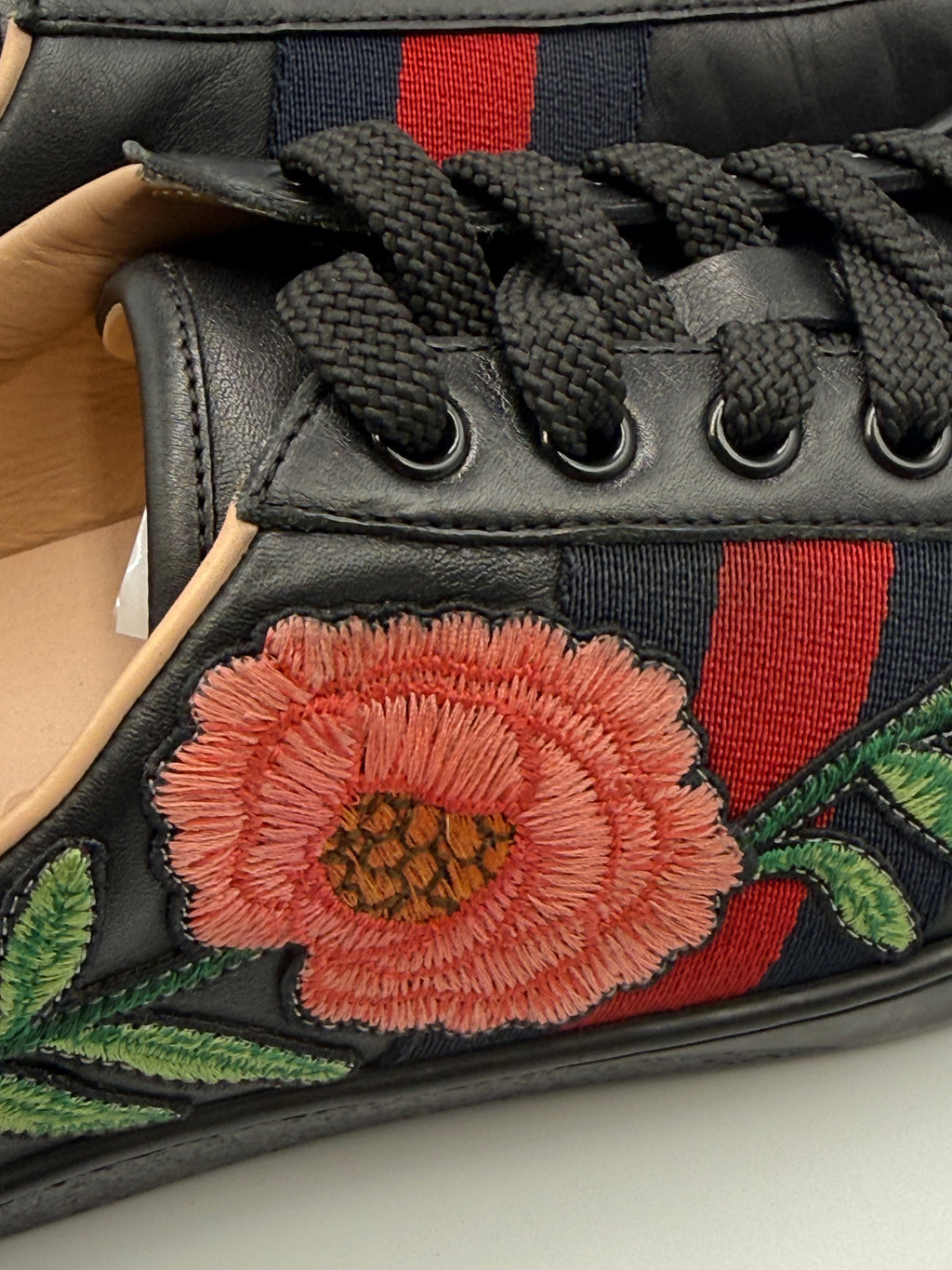 Gucci Black Sneakers Pre-owned with Flower Print