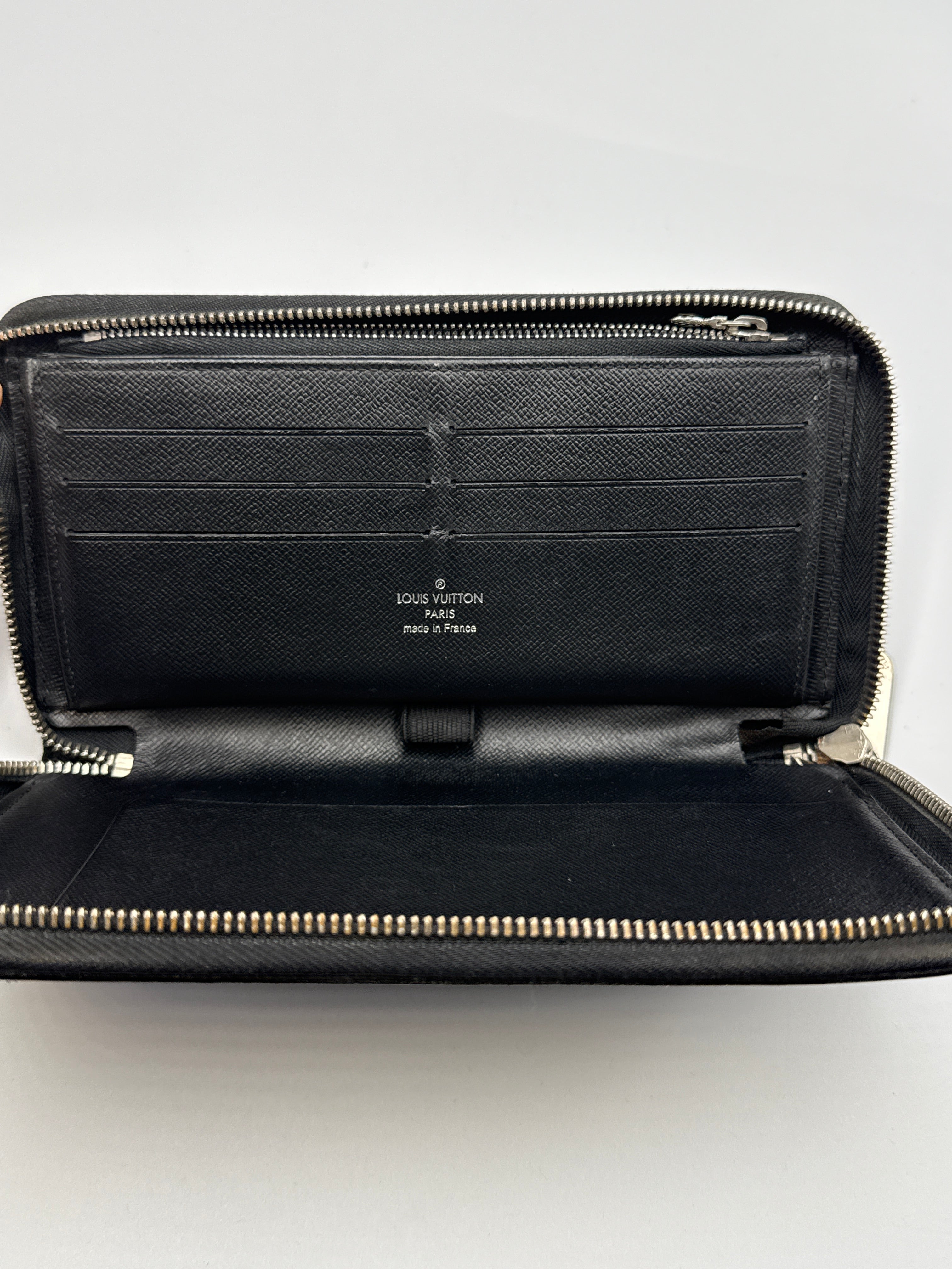 Pre-owned Louis Vuitton Black Epi Leather Brazza Long Wallet
