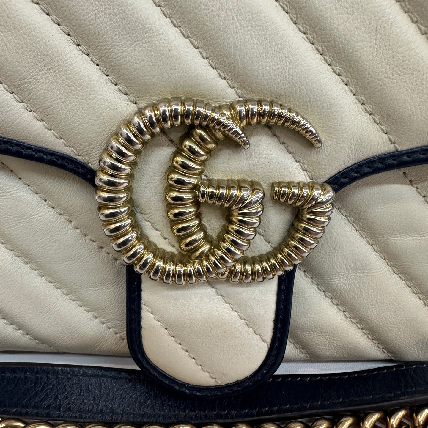 Gucci Marmont Medium Bag