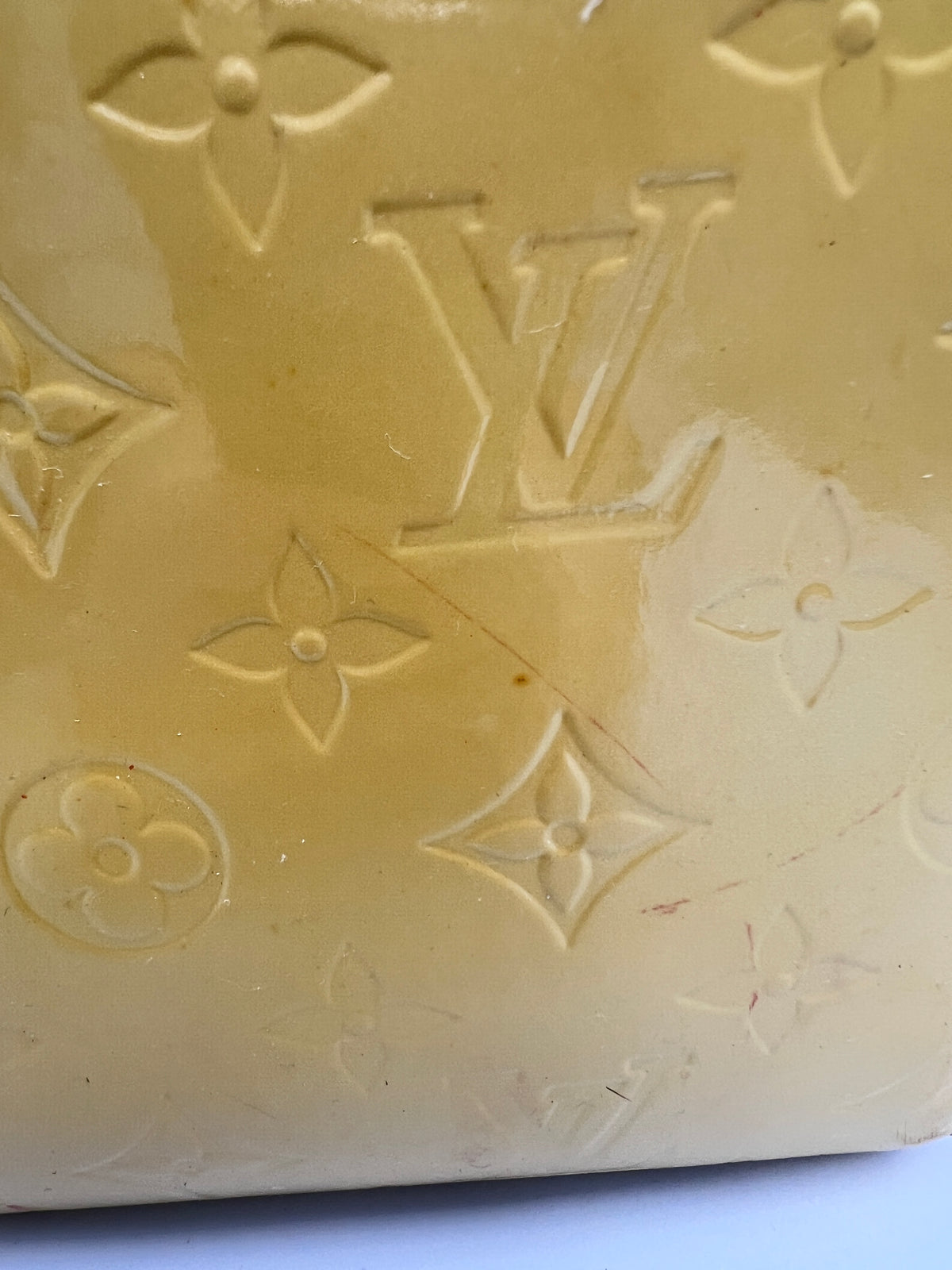 Louis Vuitton ( DR2172 ) Brea MM Monogram Vernis Leather Bag – Yellow