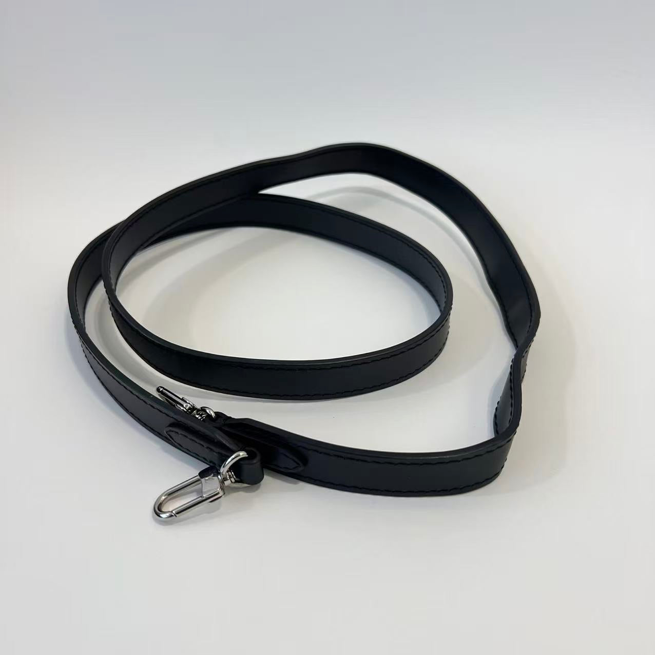 Louis Vuitton Petit Sac Plat