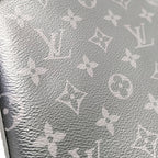 LV Men's Trio Messenger
