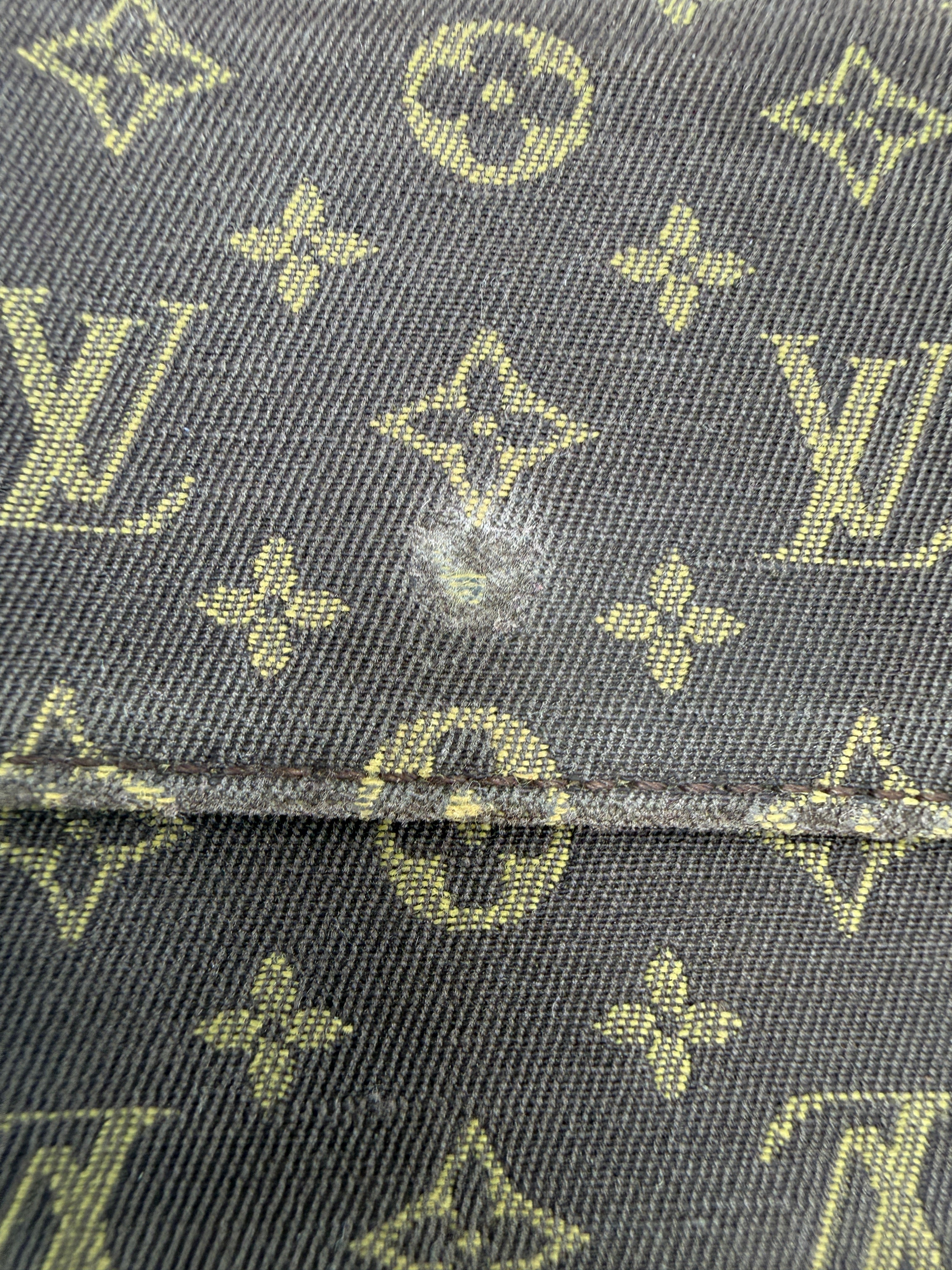 Vintage Louis Vuitton Monogram Canvas Elise Compact Wallet
