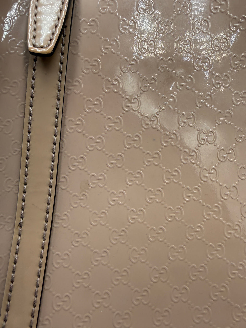 Gucci Microguccissima Patent Leather Dome Bag - Beige Nude