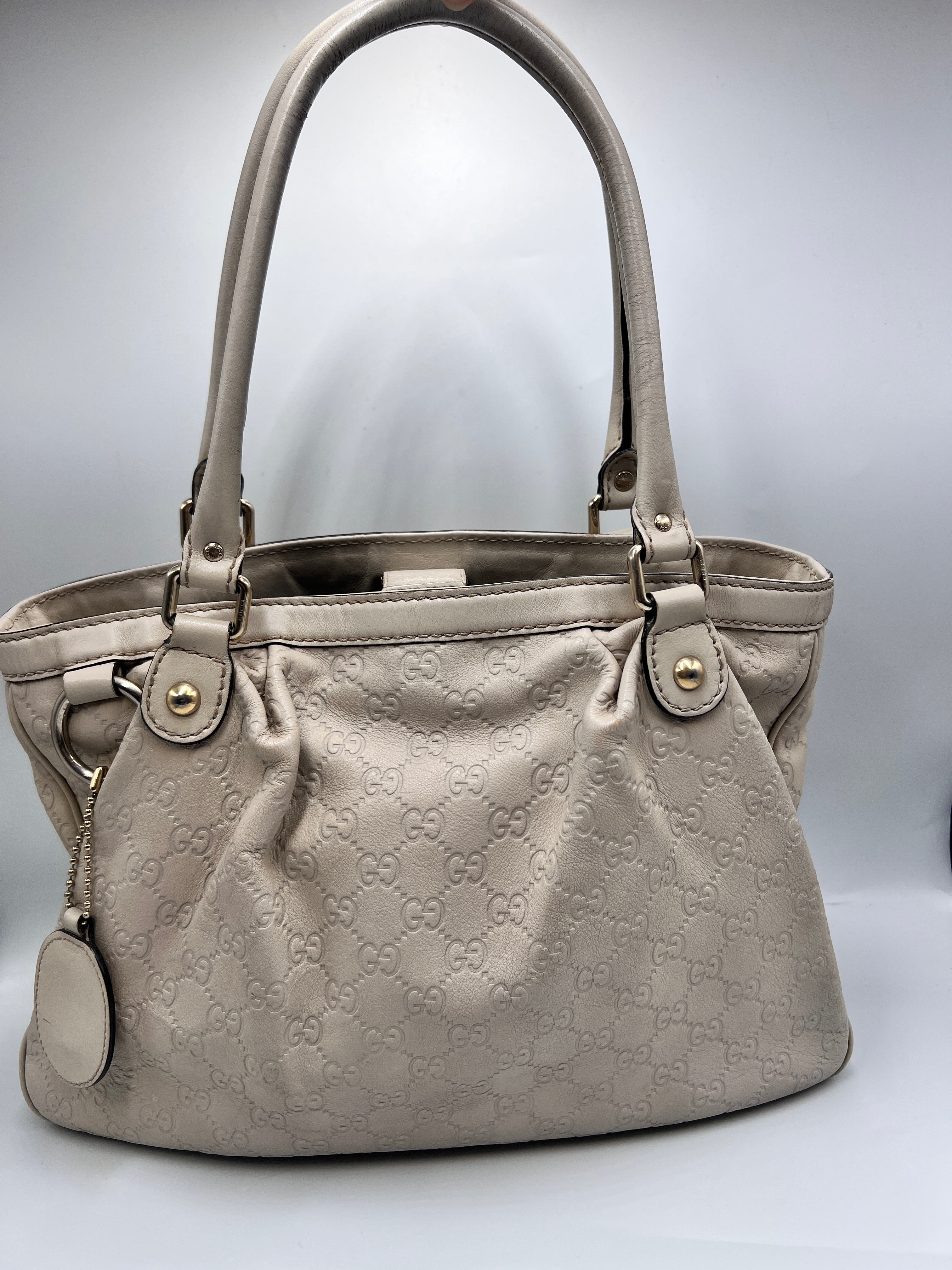 Gucci Guccissima Leather Tote Bag in Off-White