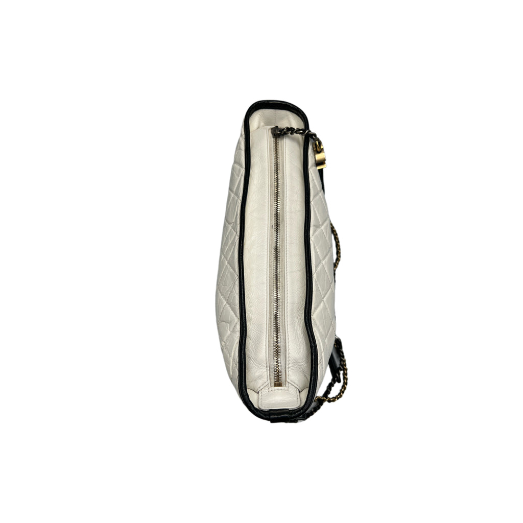 Chanel Gabrielle Medium Hobo - pre-owned