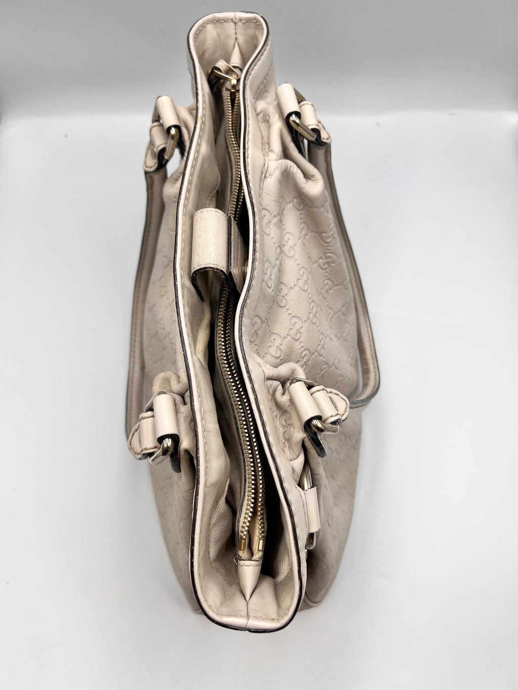 Gucci Guccissima Leather Tote Bag in Off-White