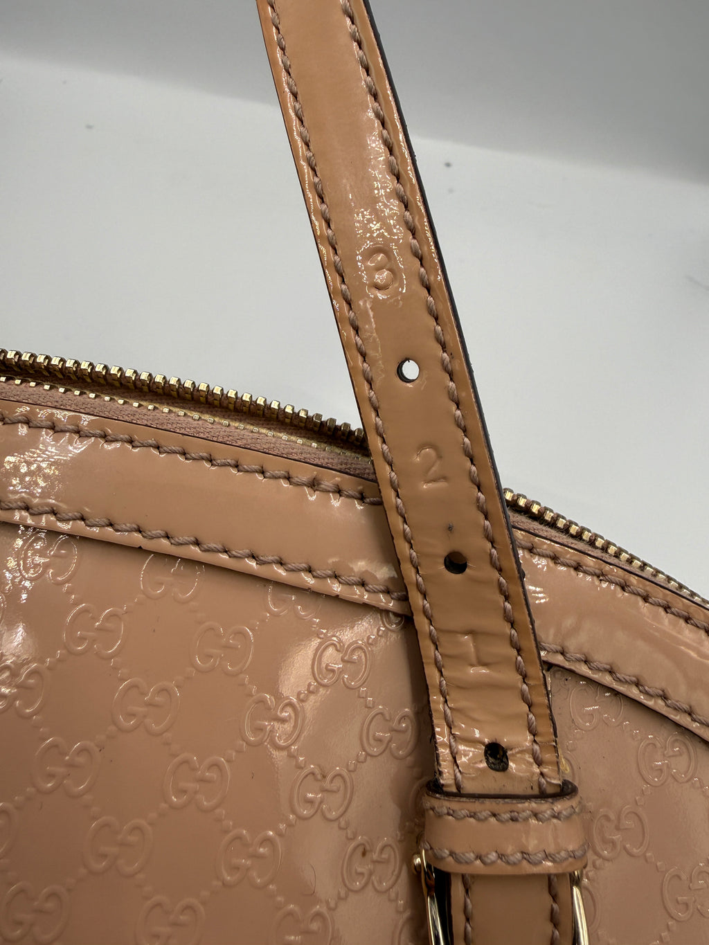 Gucci Microguccissima Patent Leather Dome Bag - Beige Nude