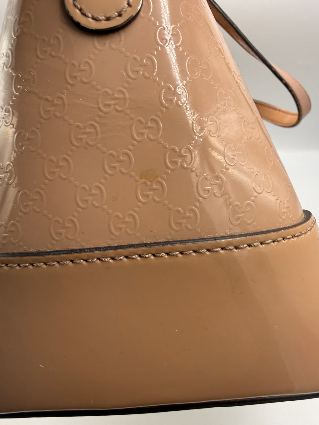 Gucci Microguccissima Patent Leather Dome Bag - Beige Nude