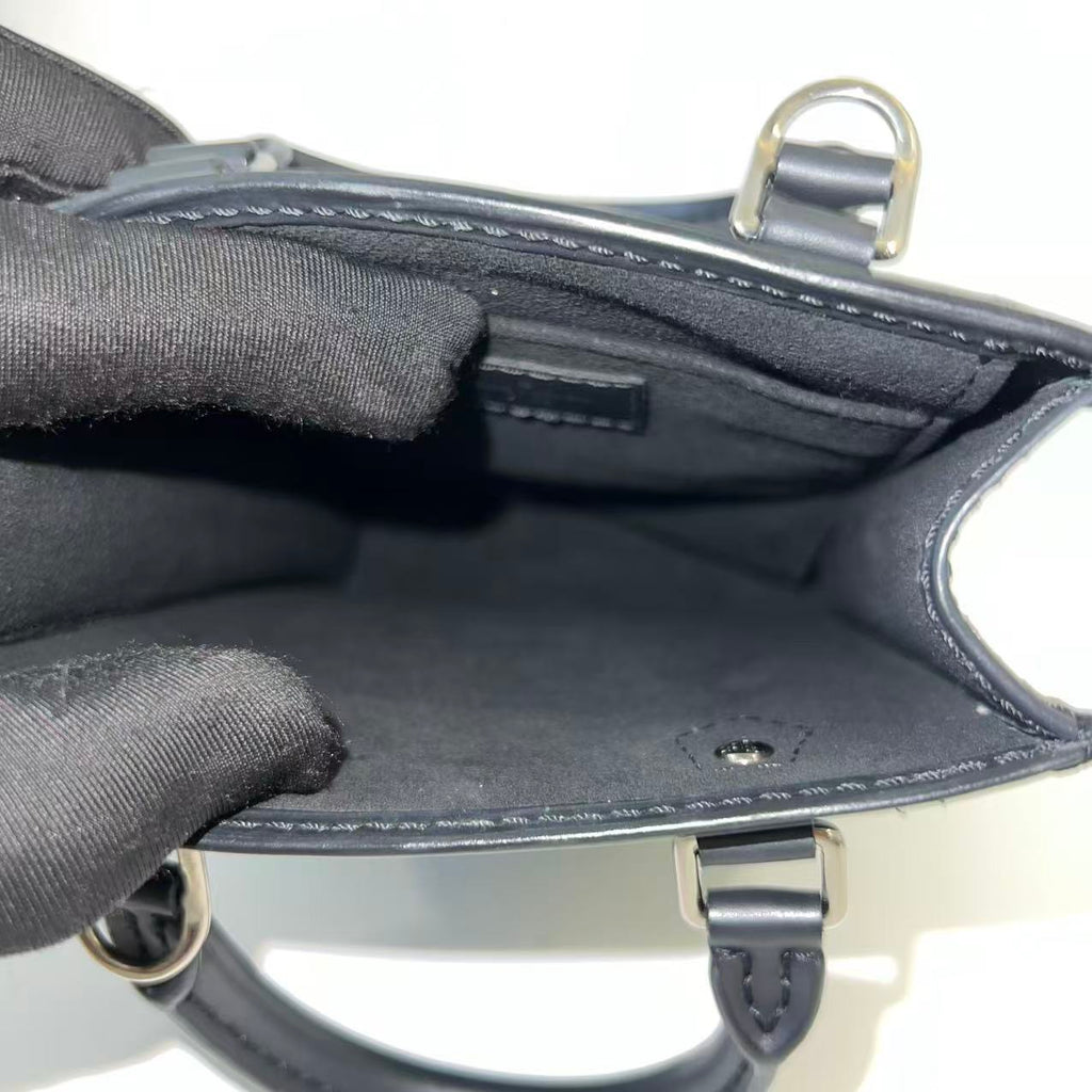 Louis Vuitton Petit Sac Plat