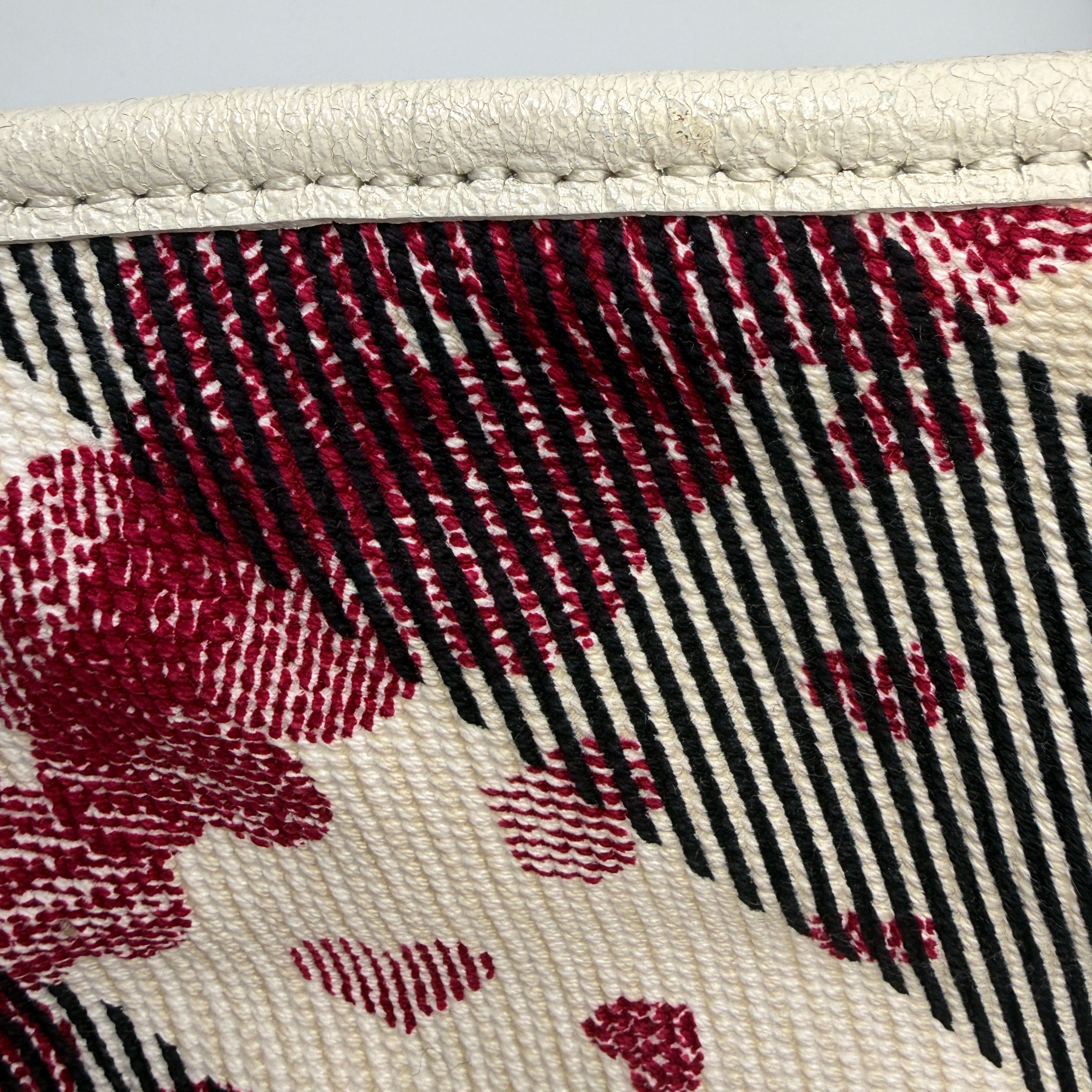 Burberry Abstract Print Canvas Tote Bag – White Multi-Colour