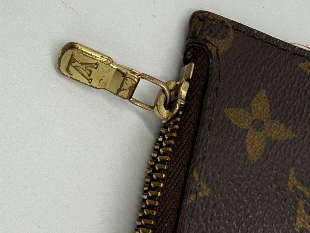 Louis Vuitton Neverfull Pouch – Monogram Canvas – Authentic Pre-owned Wristlet Clutch