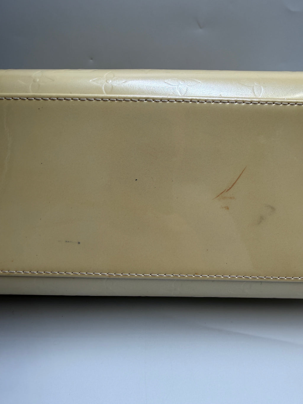 Louis Vuitton (VI0121) Brea MM Monogram Vernis Leather Bag – Yellow