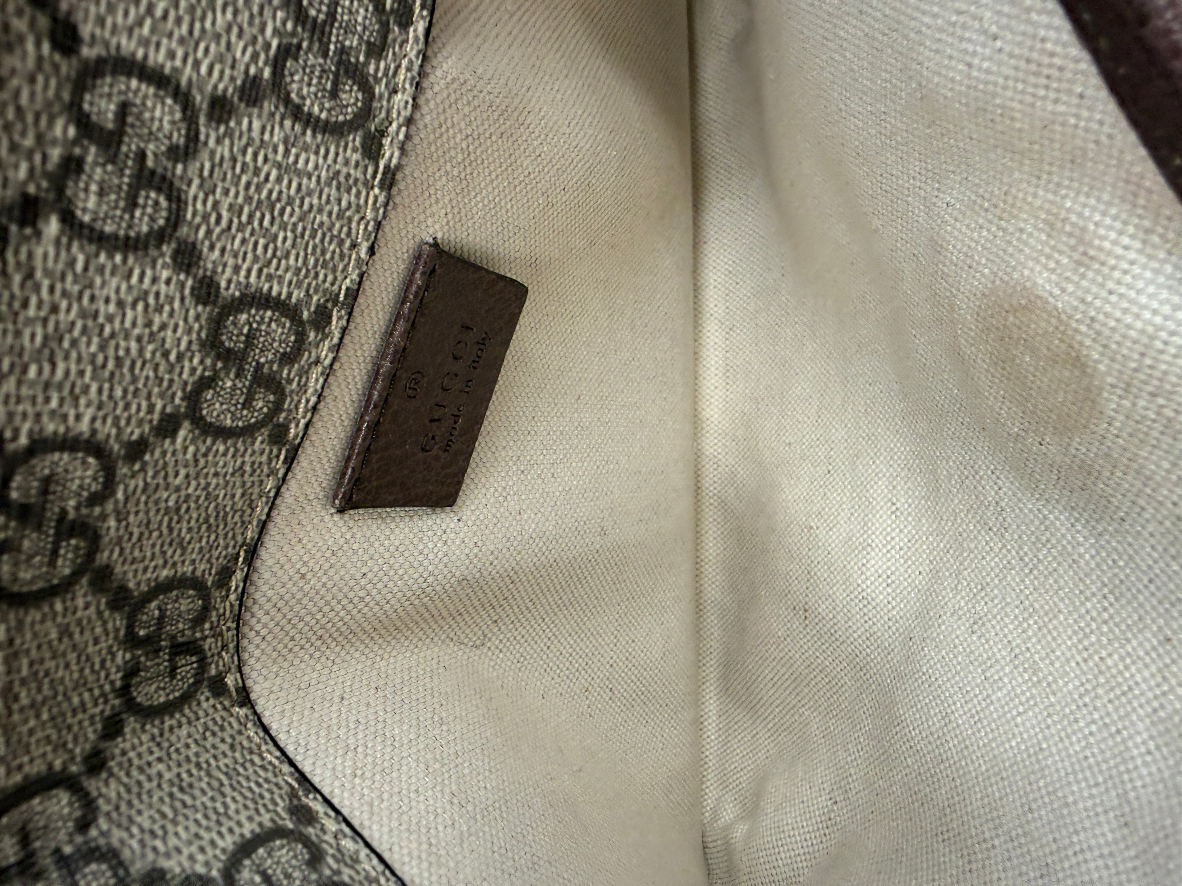 Gucci Neo Vintage GG Supreme Belt Bag – Beige/Ebony Canvas – Pre-owned Authentic Waist Bag