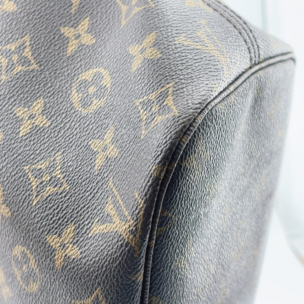 Louis Vuitton Neverfull MM – Monogram Canvas – Pre-owned Authentic Tote Bag