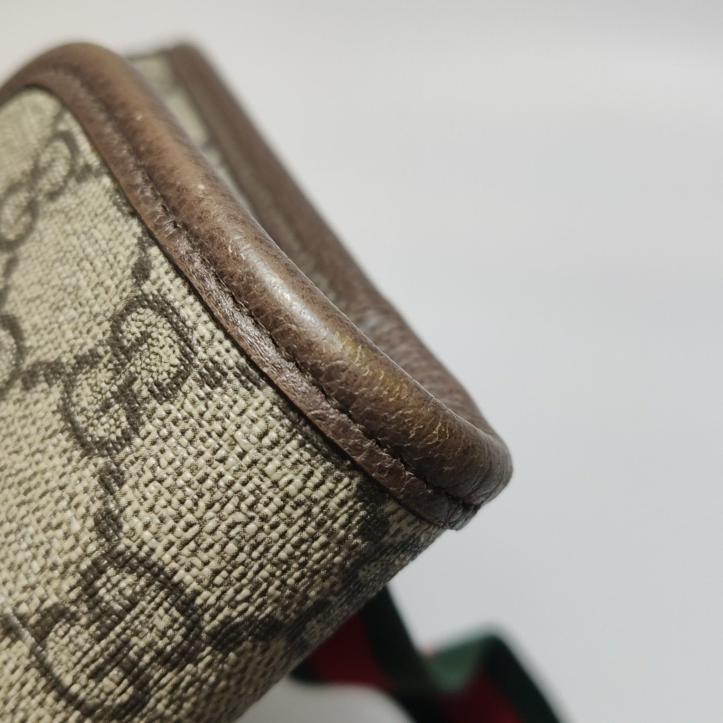 Gucci Neo Vintage GG Supreme Belt Bag – Beige/Ebony Canvas – Pre-owned Authentic Waist Bag