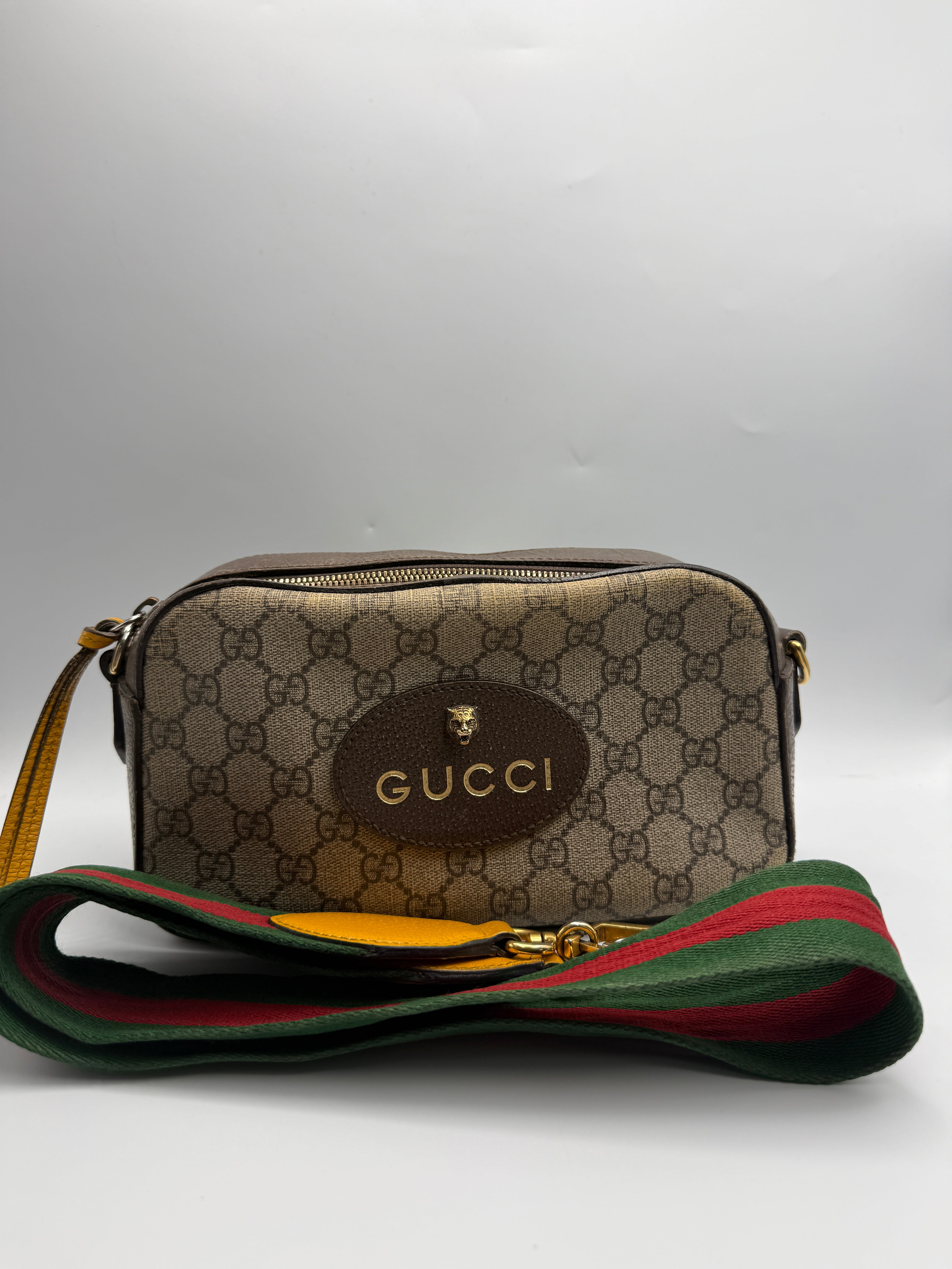 Gucci Neo Classic Feline Head Camera Bag in GG Supreme Canvas
