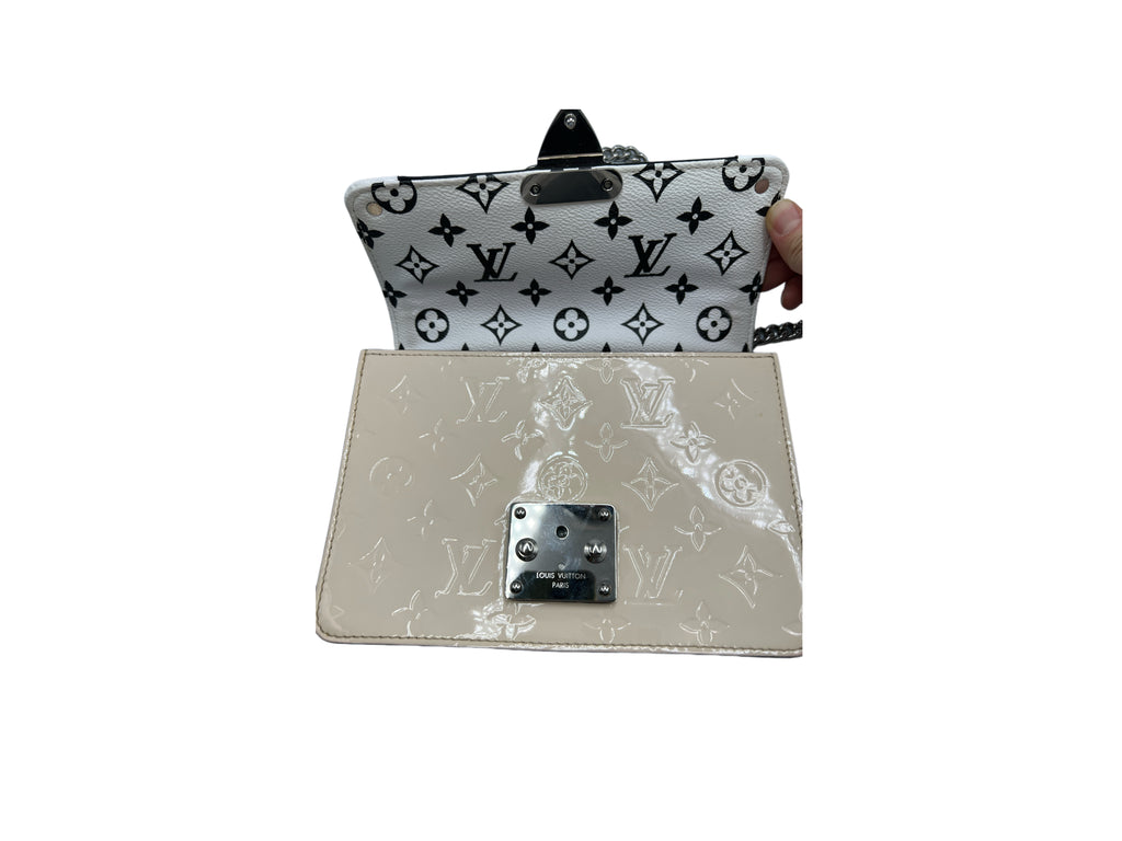 Louis Vuitton Wynwood Vernis in Patent Leather