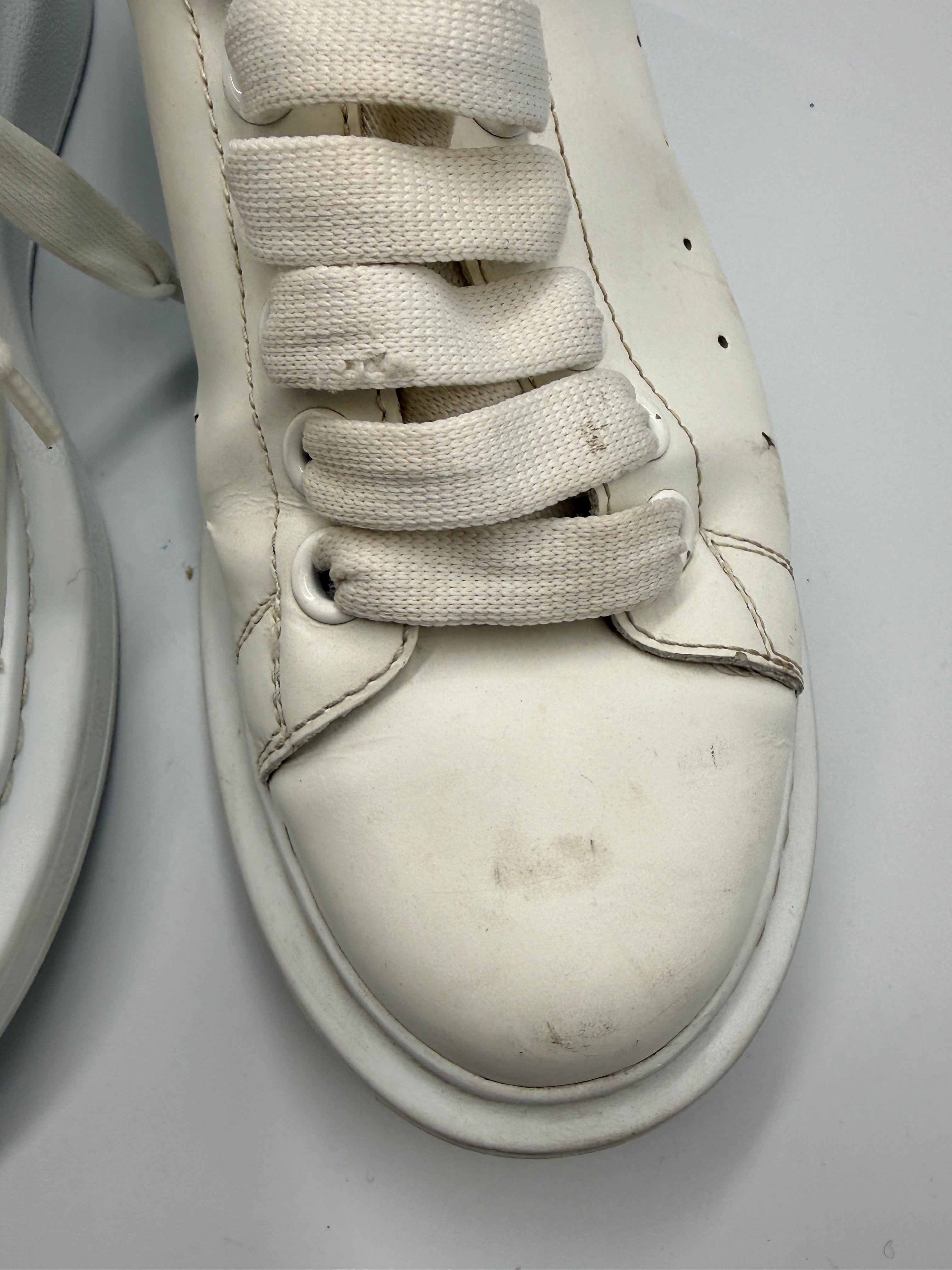 Alexander McQueen White Sneakers Pre-owned