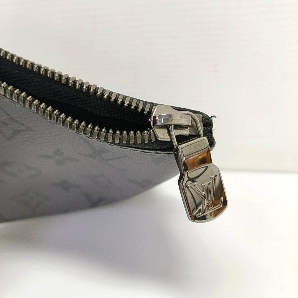 LV Men's Trio Messenger