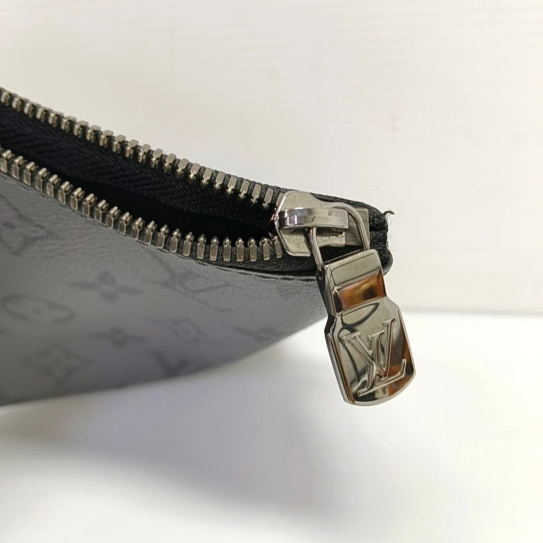 LV Men's Trio Messenger