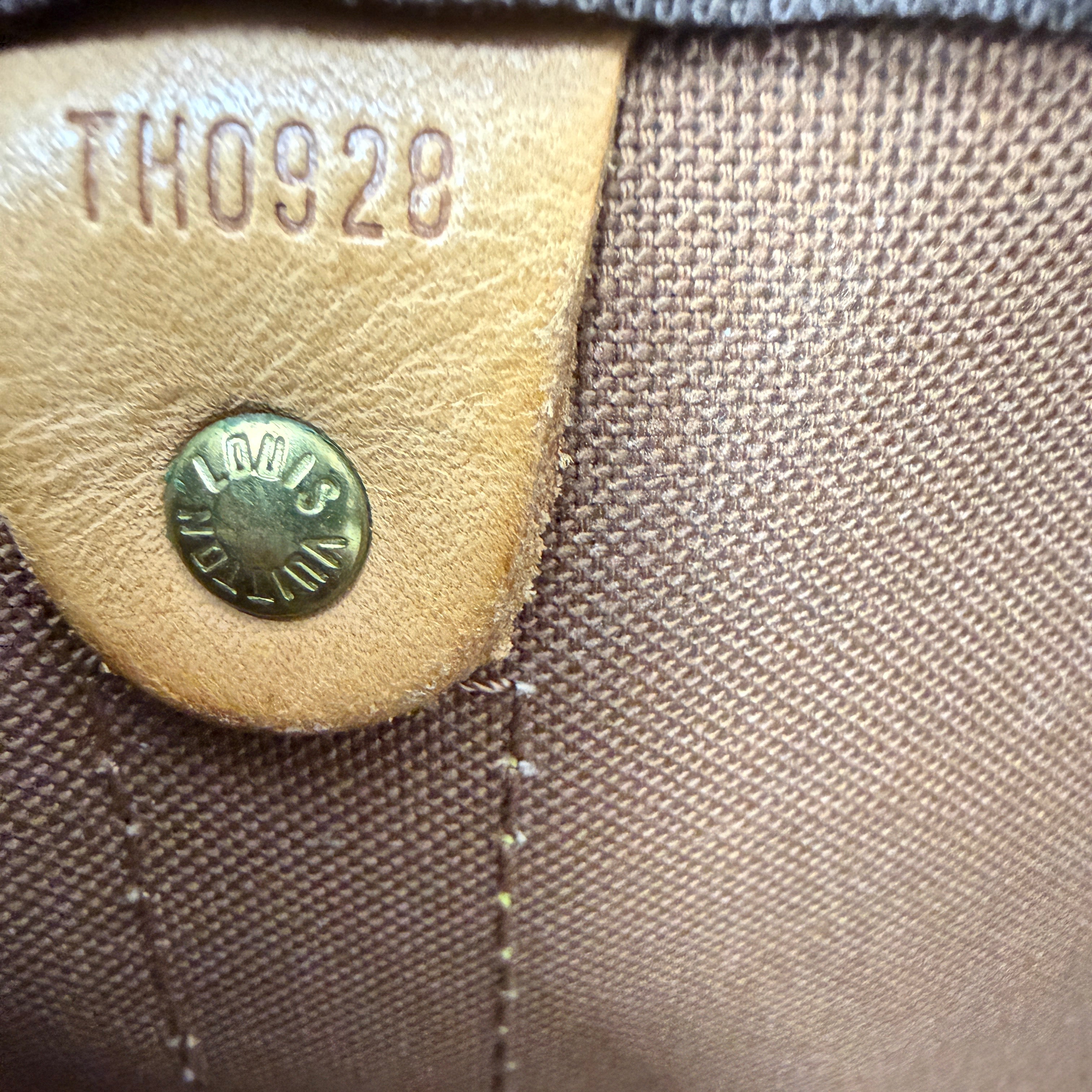 Louis Vuitton Keepall 60 Monogram Canvas Travel Duffle Bag