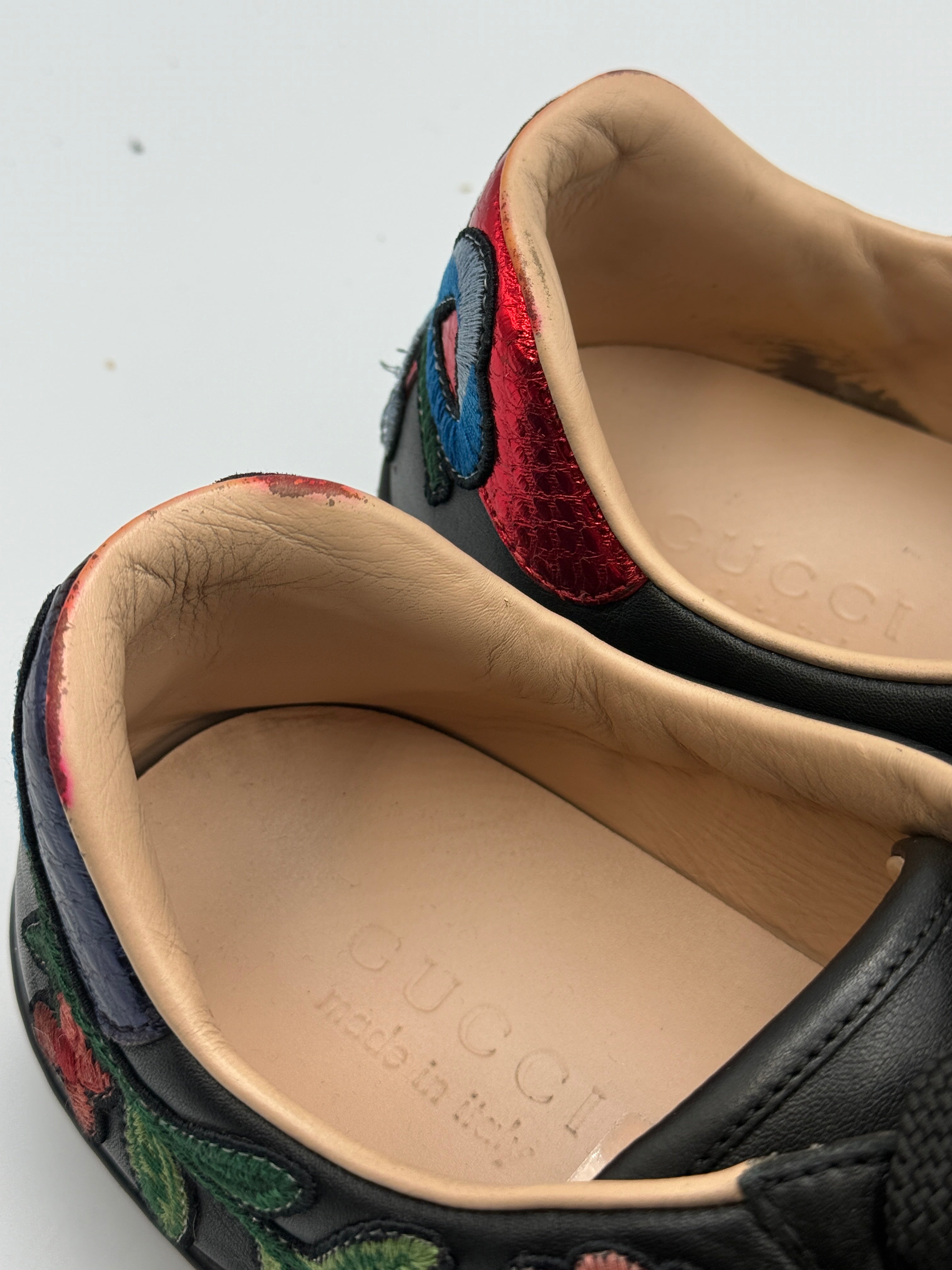 Gucci Black Sneakers Pre-owned with Flower Print