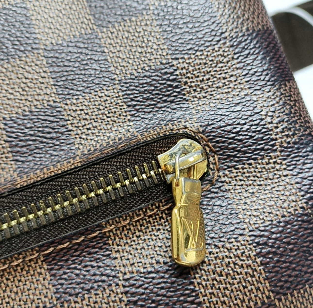 Louis Vuitton Damier Ebene Brooklyn MM Messenger Bag