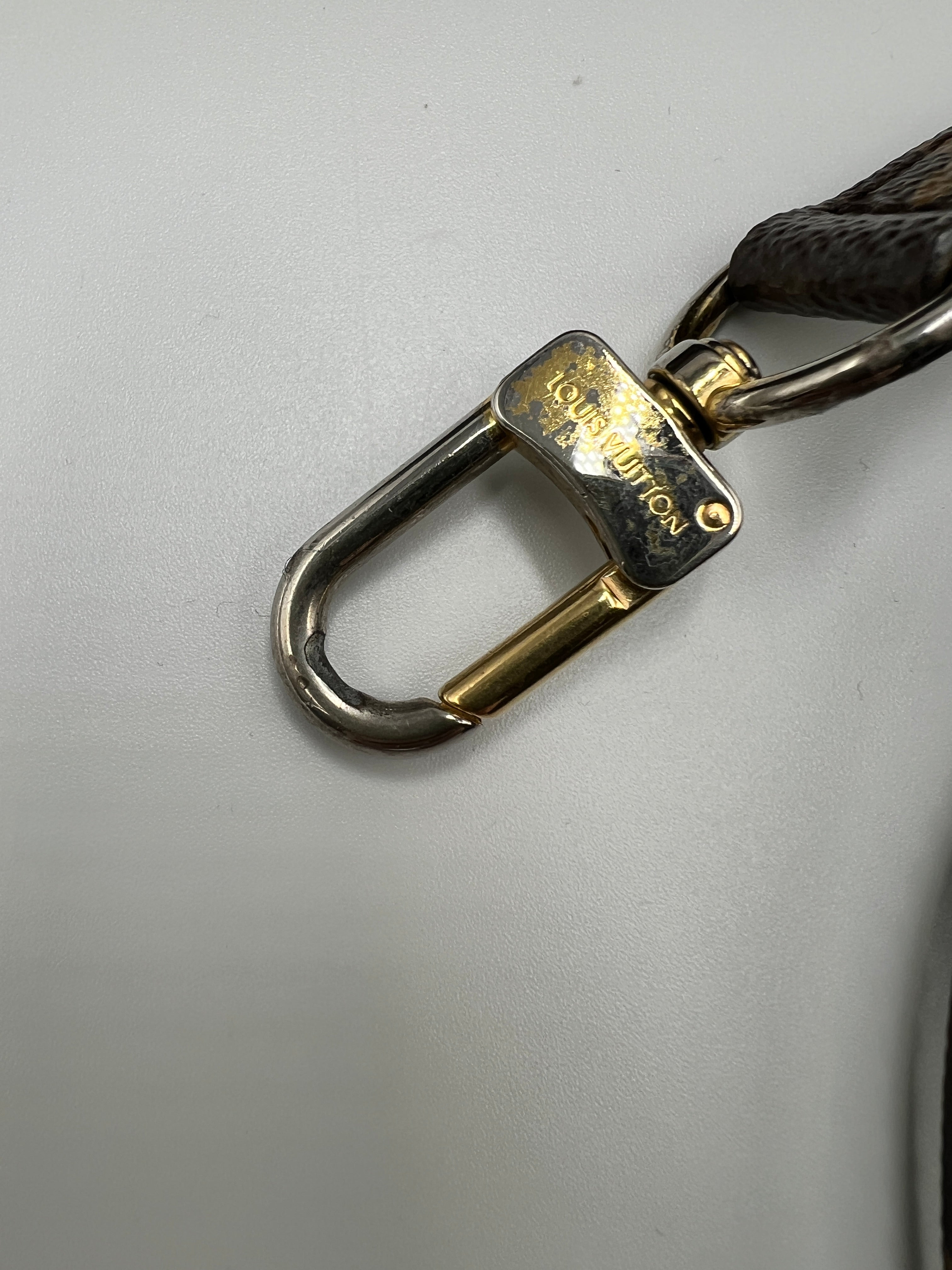 Pre-owned Louis Vuitton Pochette Métis -Monogram Canvas - Luxury Crossbody Bag