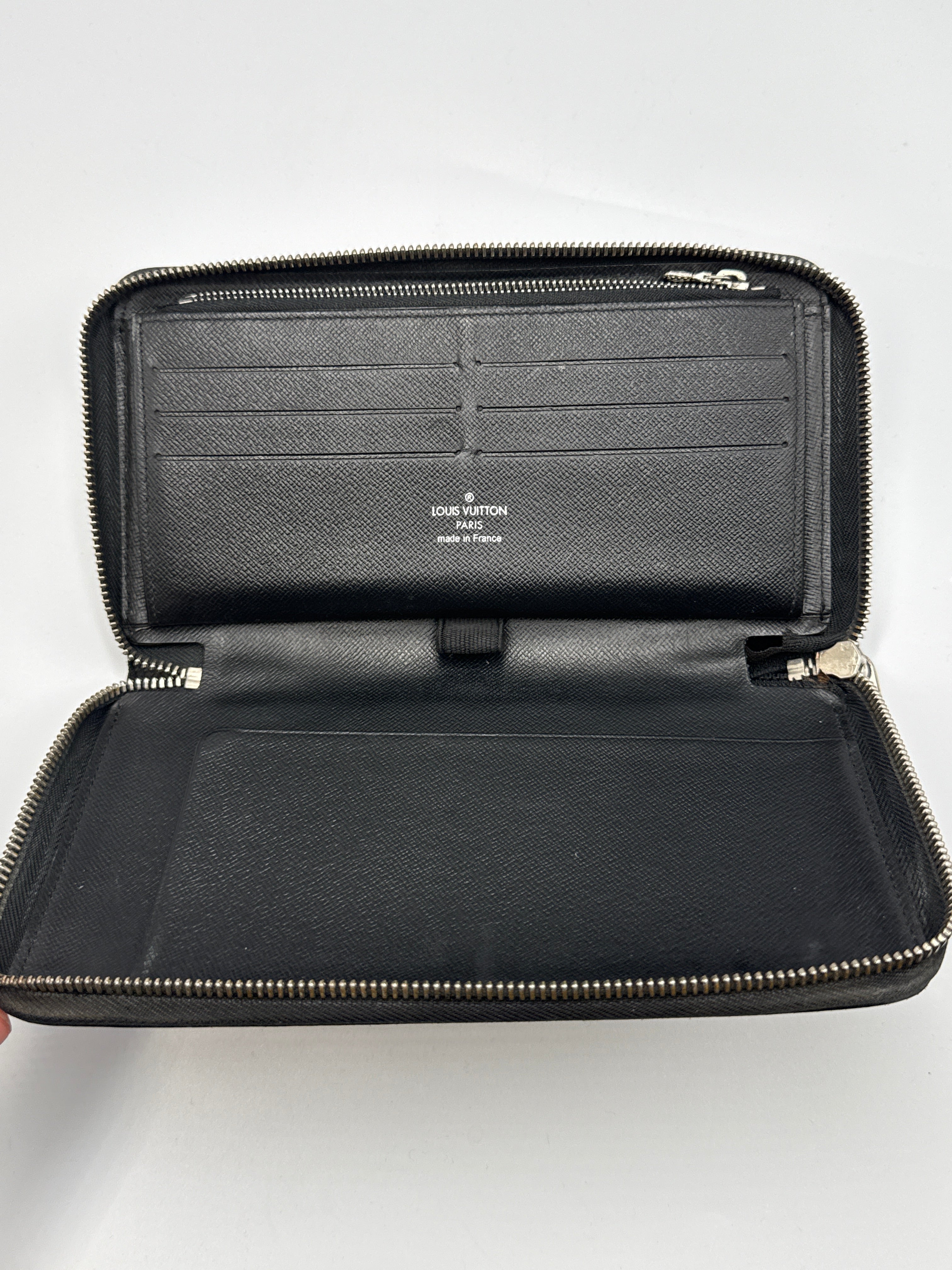 Pre-owned Louis Vuitton Black Epi Leather Brazza Long Wallet