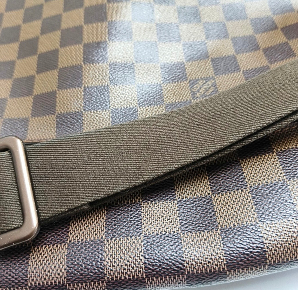 Louis Vuitton Damier Ebene Brooklyn MM Messenger Bag