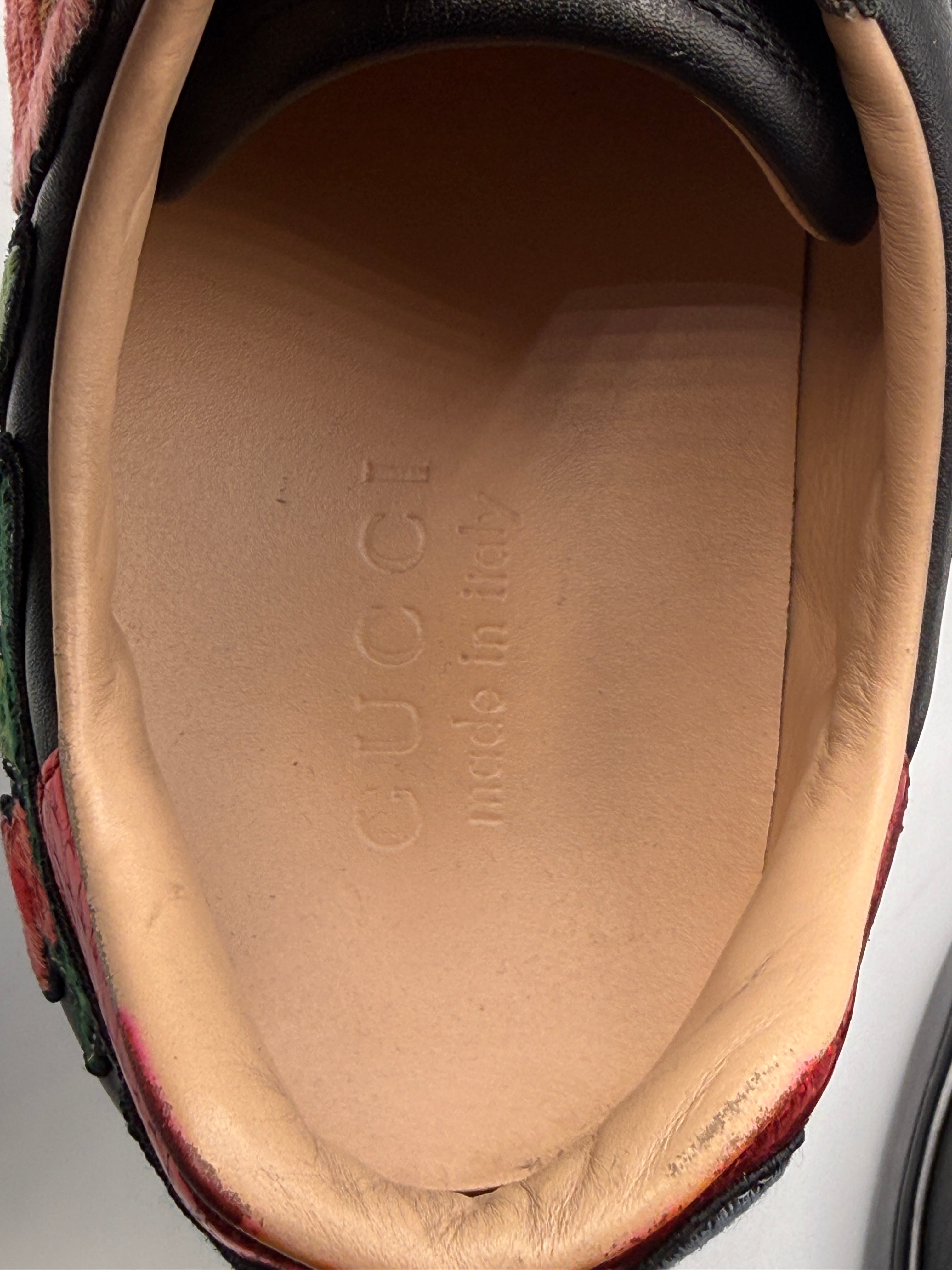 Gucci Black Sneakers Pre-owned with Flower Print