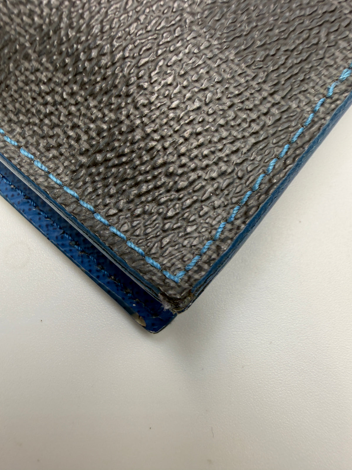 Louis Vuitton Brazza Wallet / Porte-Cartes Credit in Damier Graphite Canvas