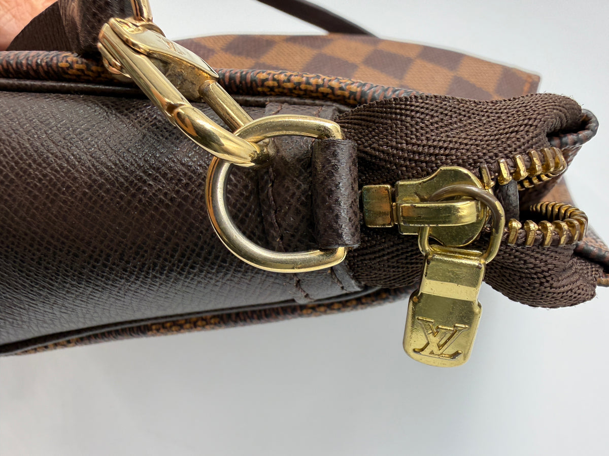 Louis Vuitton Vintage Pochette Accessoires / Navona in Damier Ebene Canvas