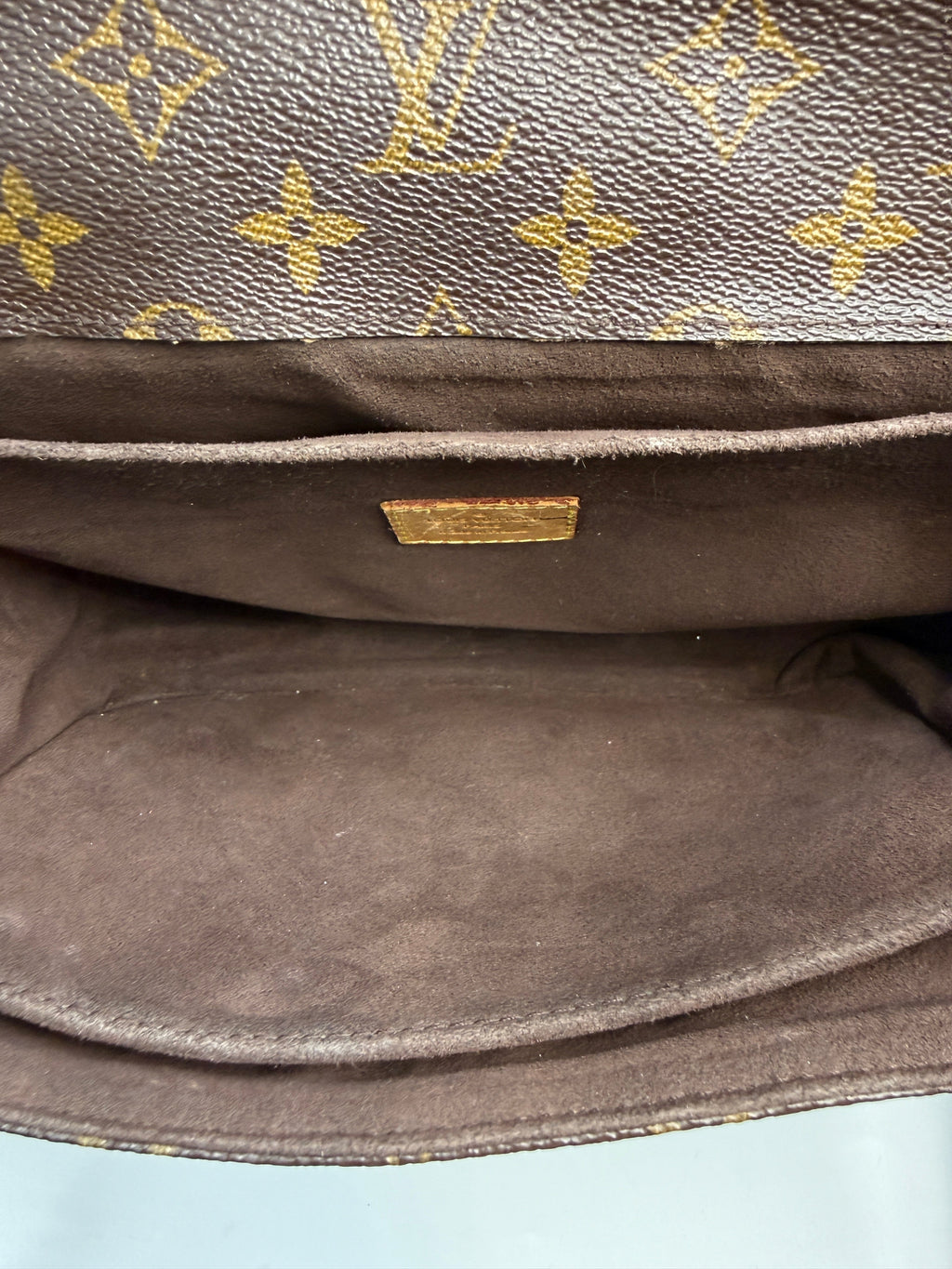 Pre-owned Louis Vuitton Pochette Métis -Monogram Canvas - Luxury Crossbody Bag