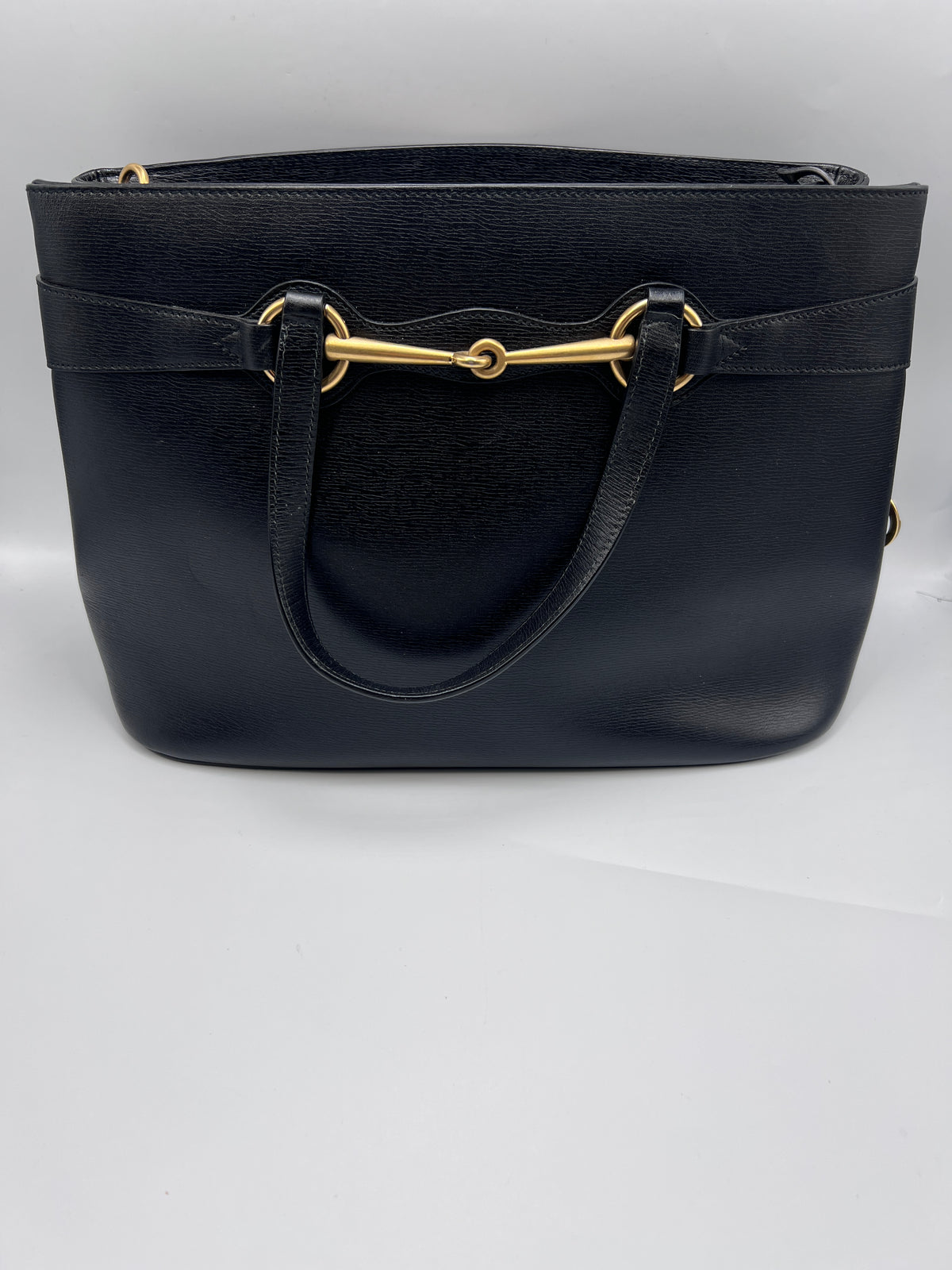 Gucci Horsebit 1955 medium leather tote bag in black with gold-tone horsebit detail