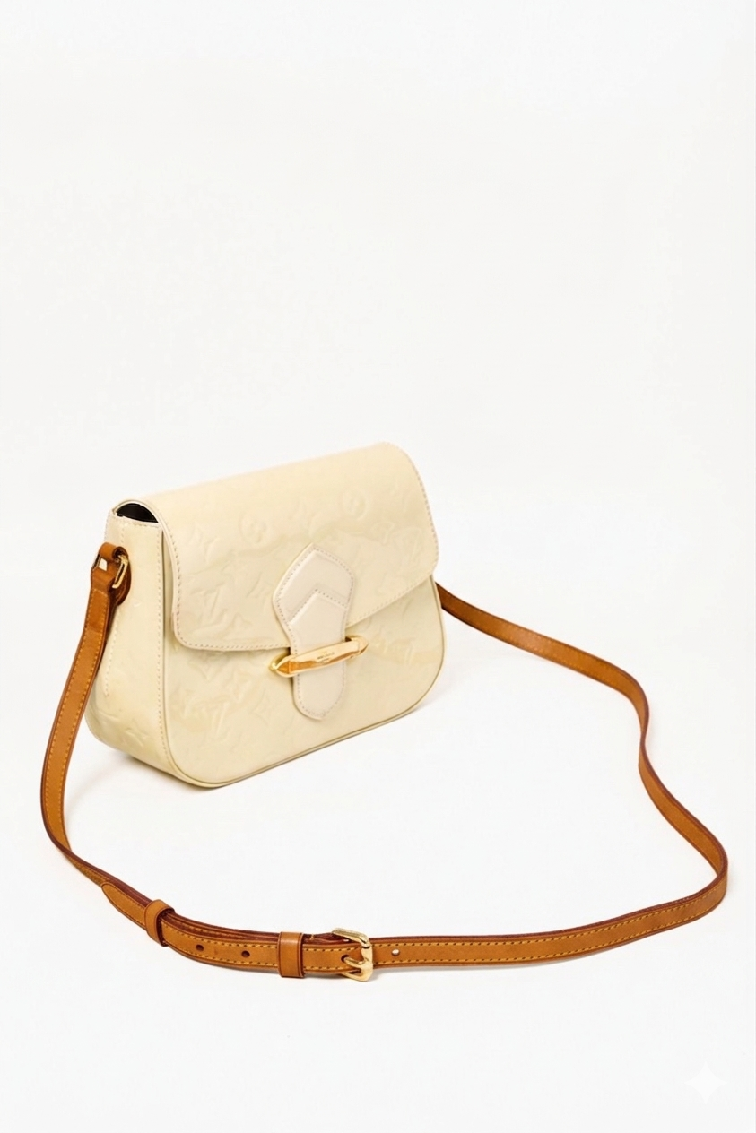 Louis Vuitton Bellflower in Blanc Corail Monogram Vernis