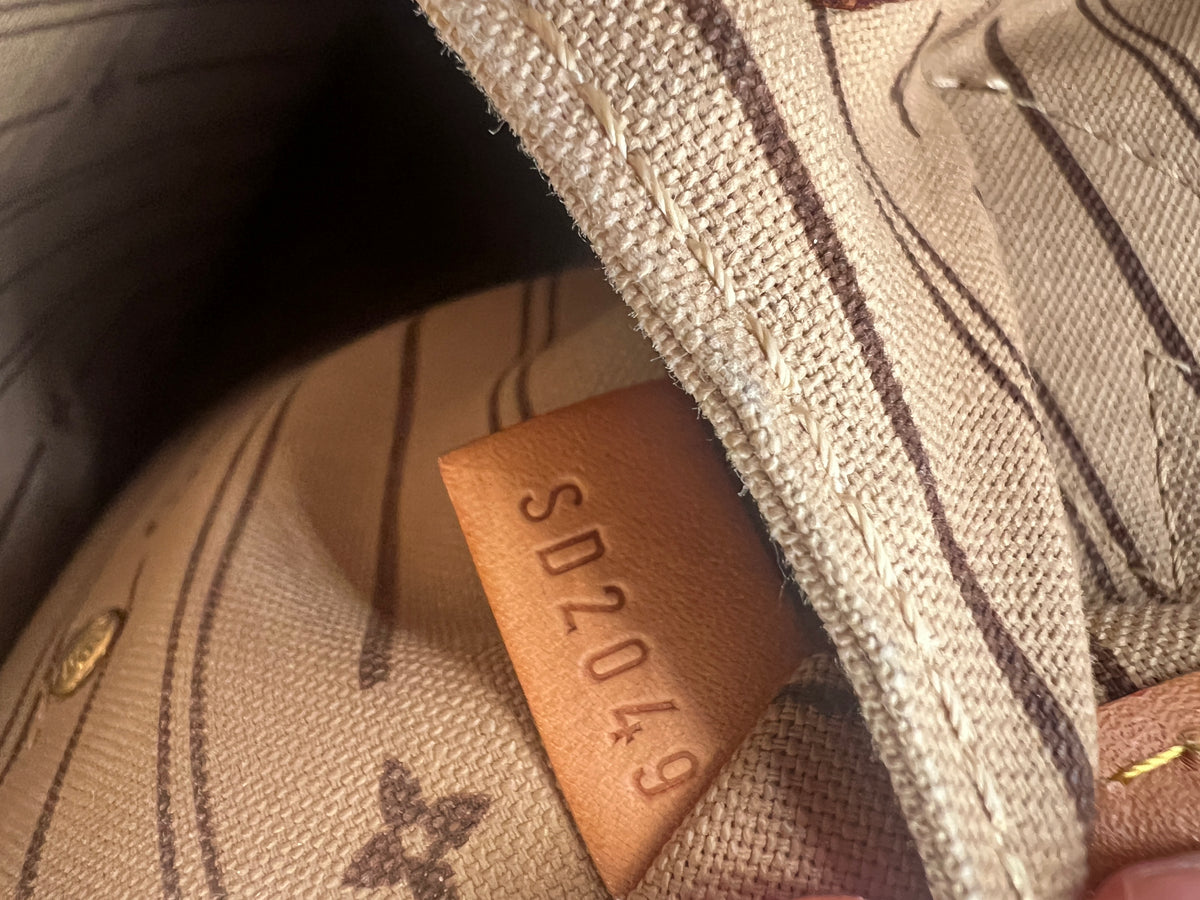 Louis Vuitton Neverfull GM Tote Bag