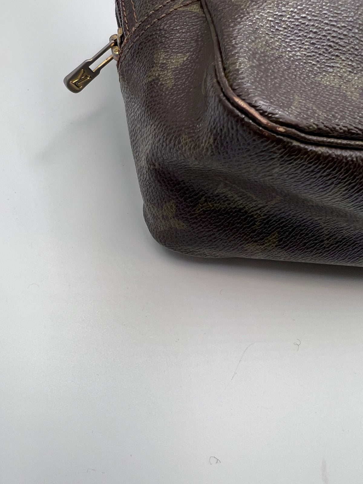 Louis Vuitton Monogram Toiletry Pouch 26 Bag