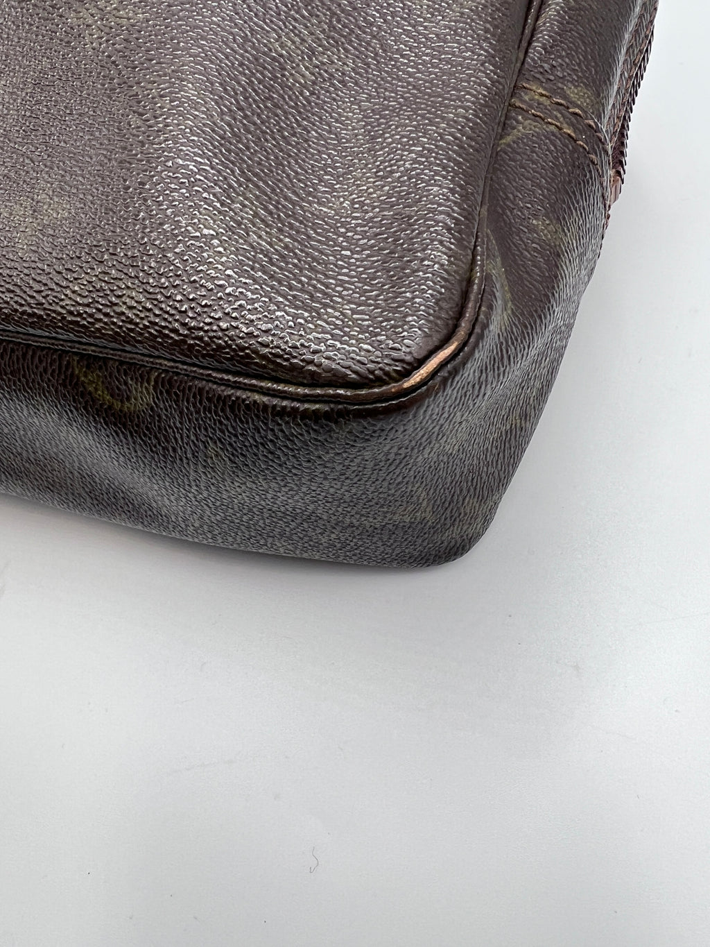 Louis Vuitton Monogram Toiletry Pouch 26 Bag