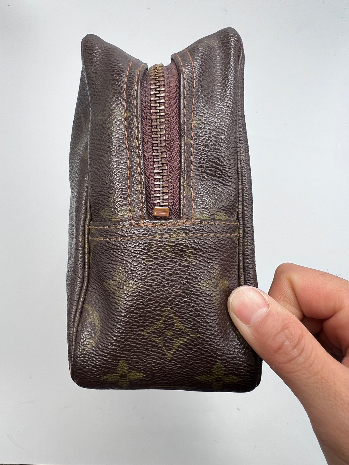 Louis Vuitton Monogram Toiletry Pouch 26 Bag