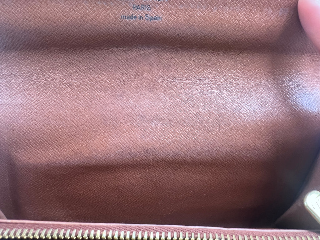 Louis Vuitton Monogram Porte-Monnaie  Sarah Wallet