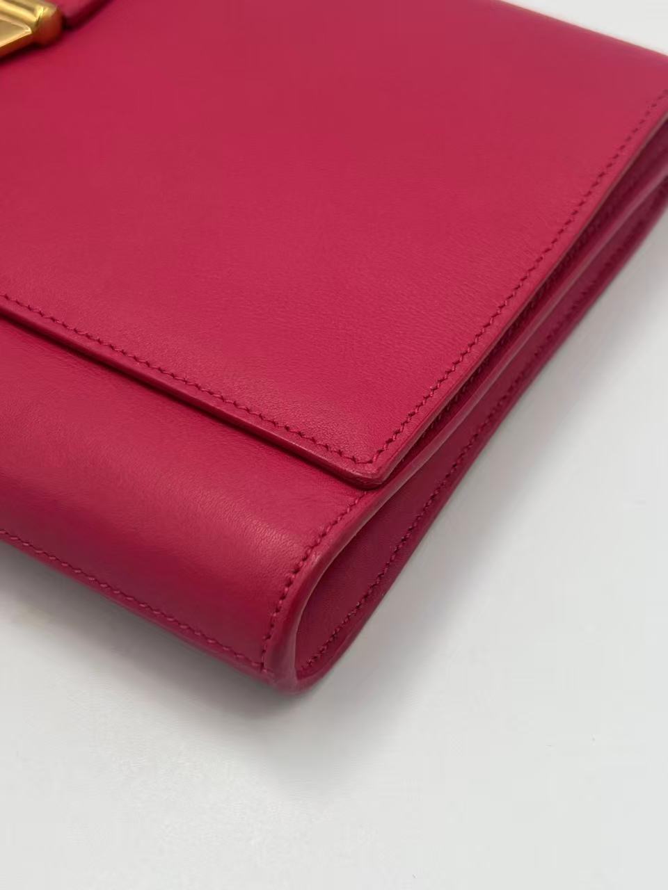Saint Laurent Ligne Y Clutch – Fuchsia Pink Calfskin Leather – Classic Gold Y-Hardware