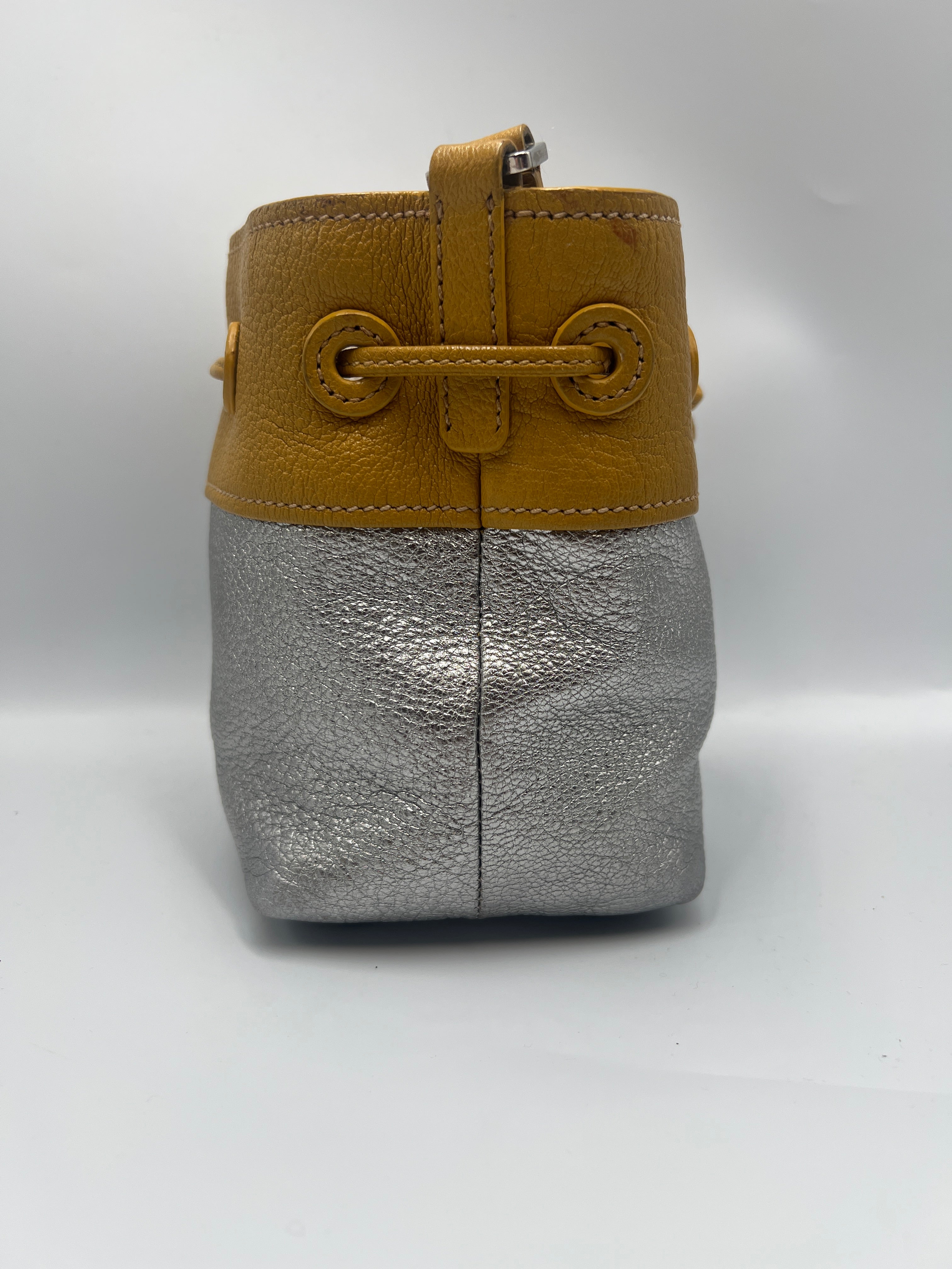 MIUMIU-CROSSBODY-SILVERLEATHER